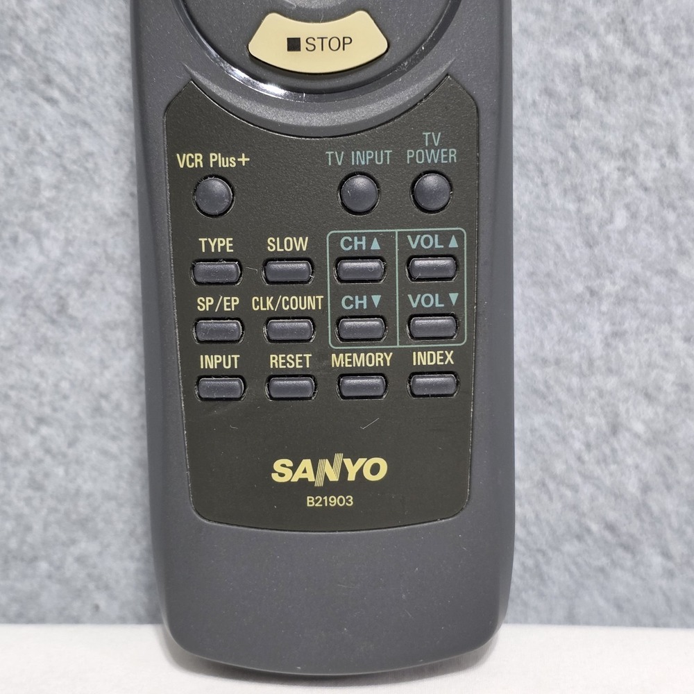 SANYO B21903 Wireless Remote Control for Sanyo TV/VCR Black 1999 5m - Picture 3 of 8